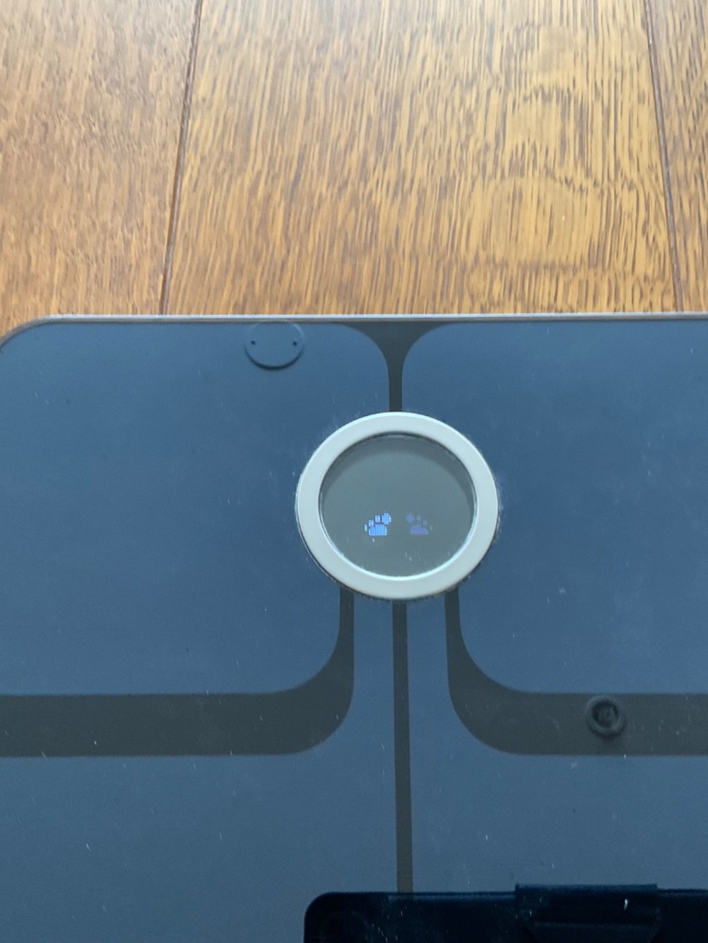 Fit Bit scale - Picture 2 of 7